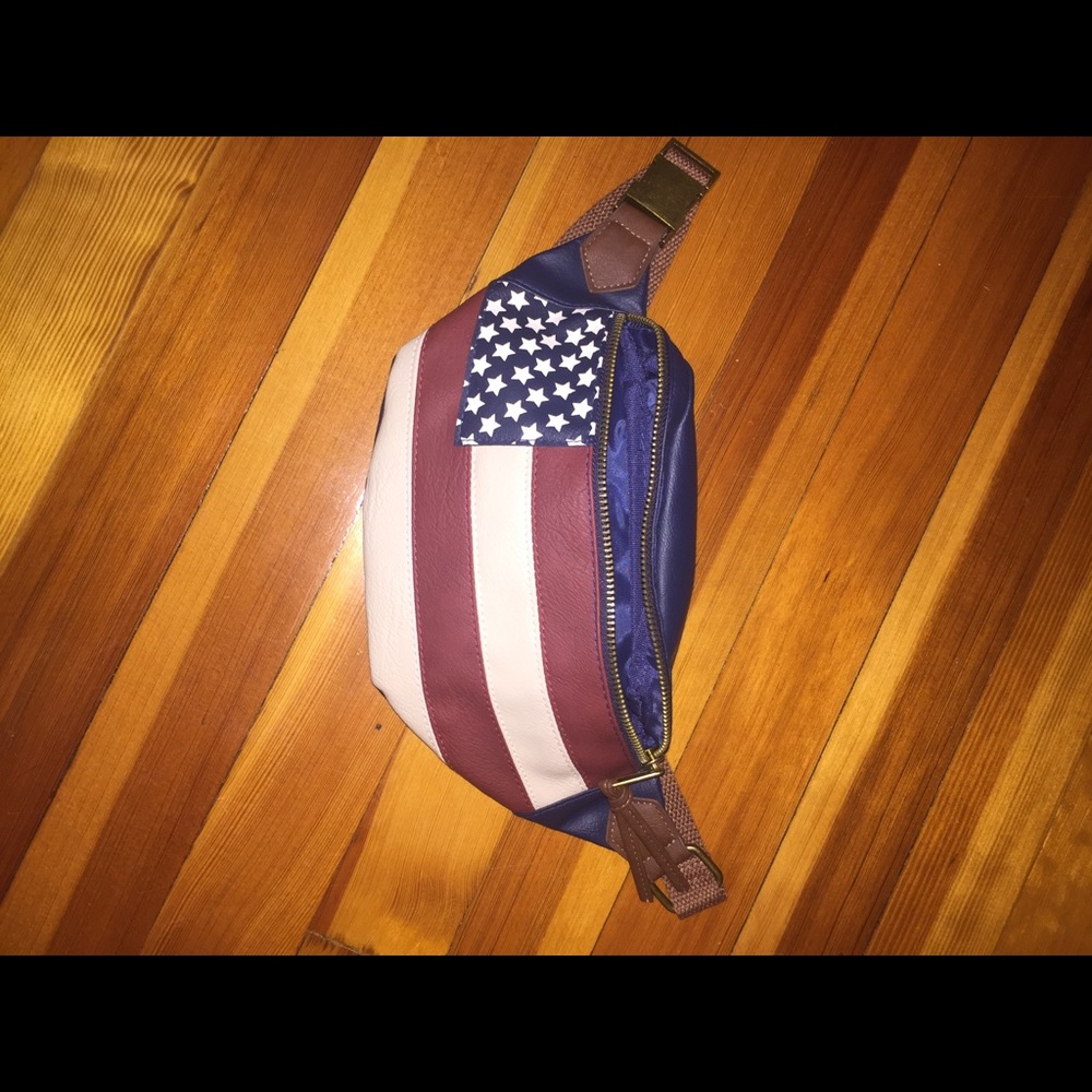 Mossimo Supply Co. American Flag Fanny Pack